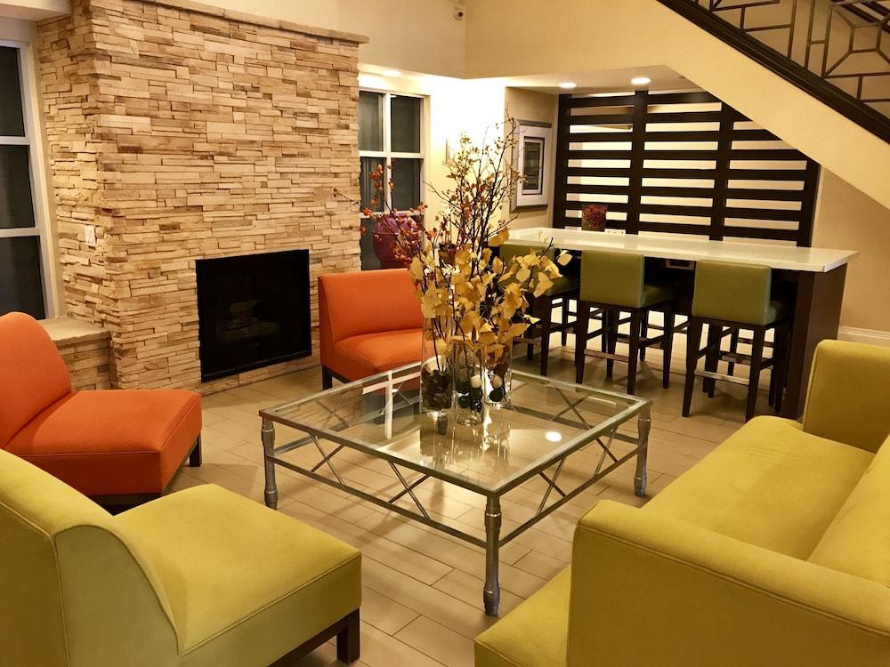 Doubletree By Hilton Chatsworth Los Angeles Exterior photo