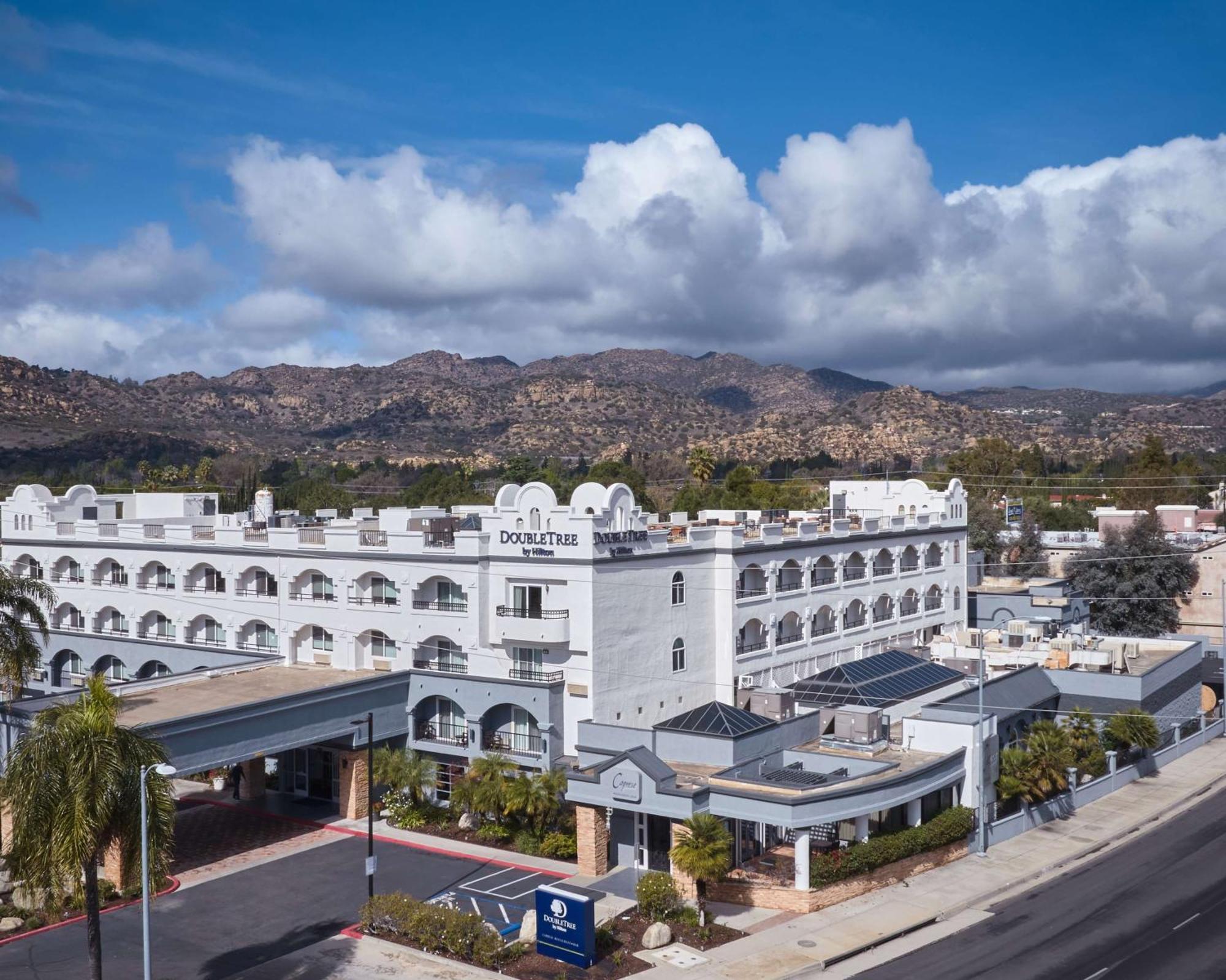 Doubletree By Hilton Chatsworth Los Angeles Exterior photo
