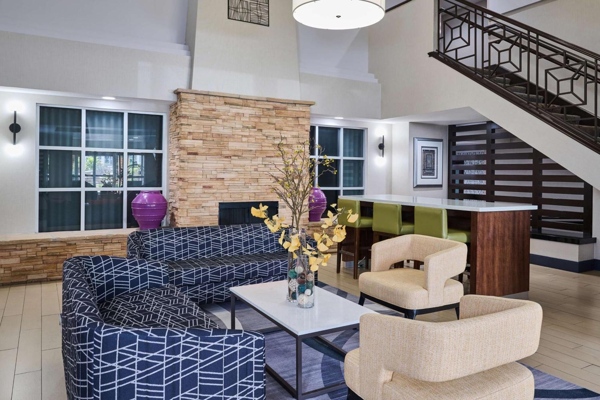 Doubletree By Hilton Chatsworth Los Angeles Exterior photo