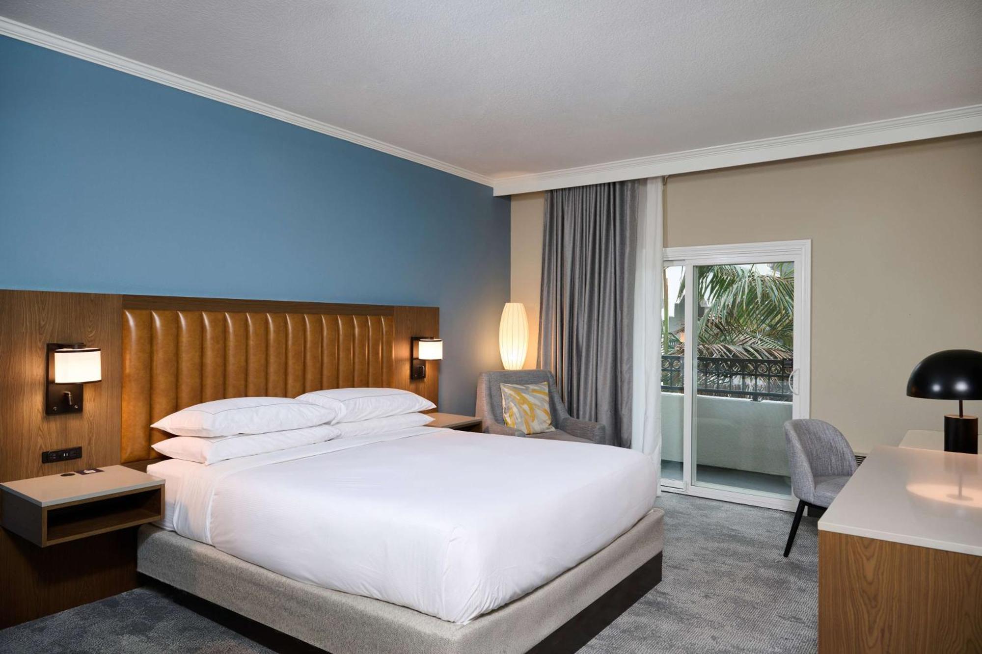 Doubletree By Hilton Chatsworth Los Angeles Exterior photo