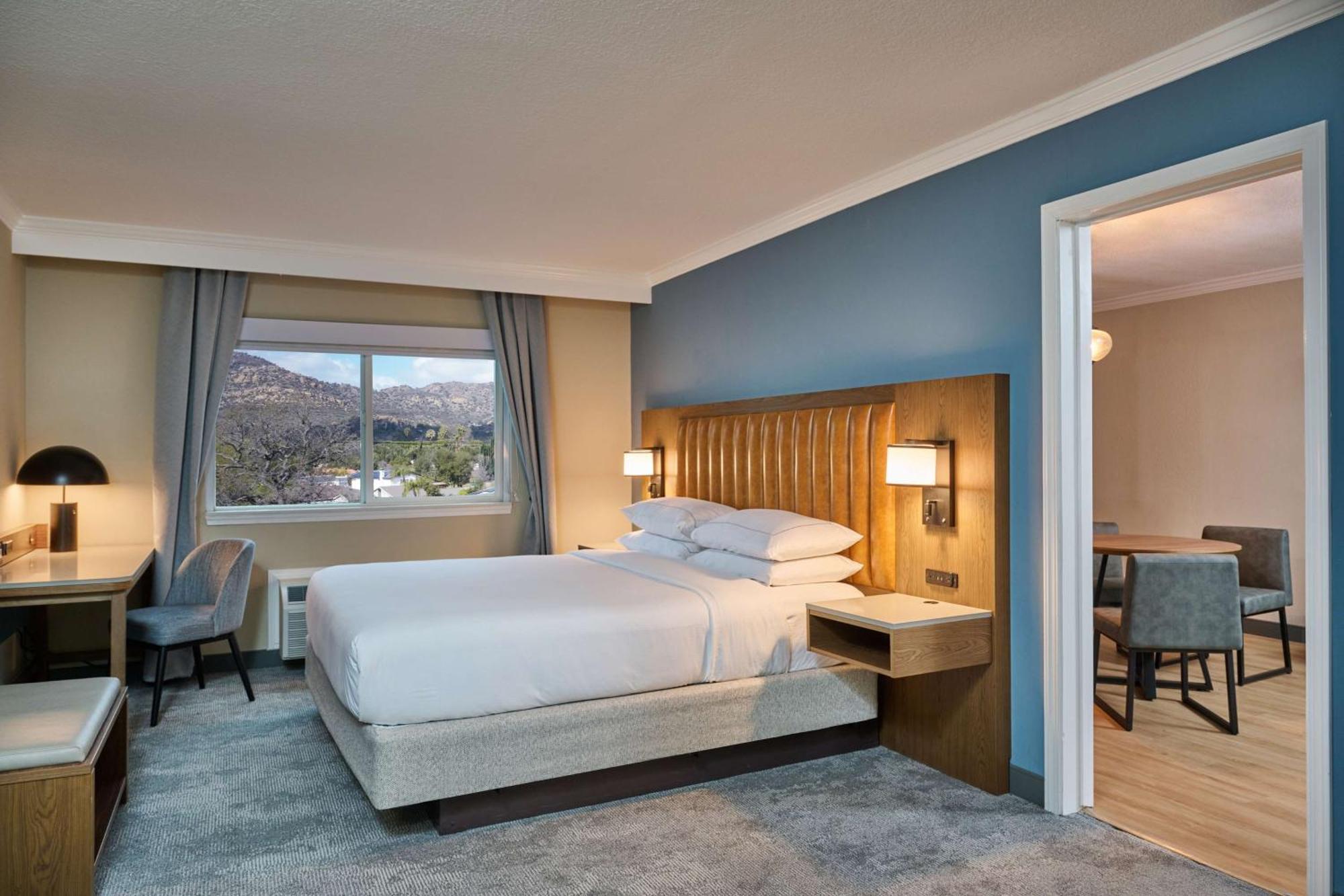 Doubletree By Hilton Chatsworth Los Angeles Exterior photo
