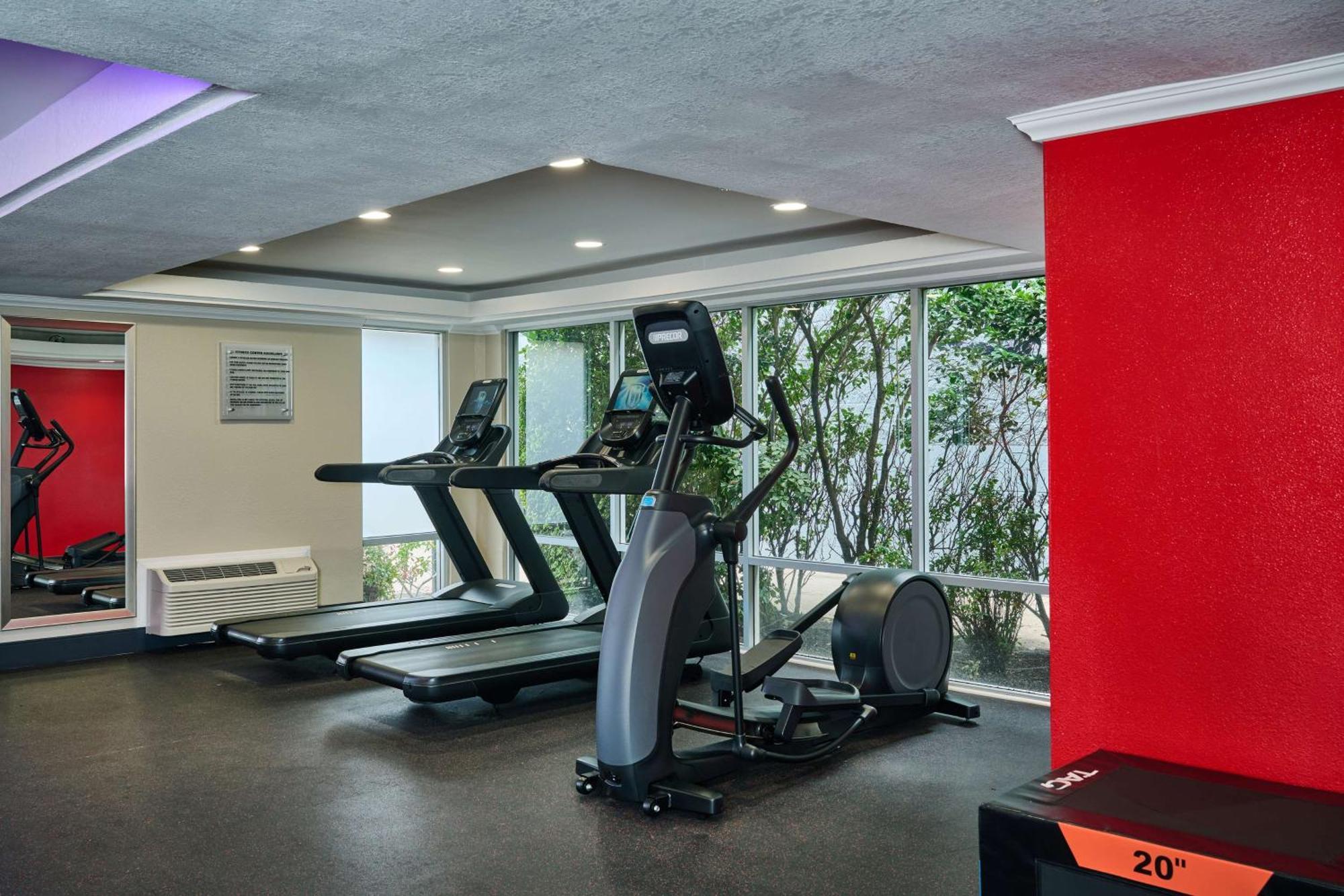 Doubletree By Hilton Chatsworth Los Angeles Exterior photo