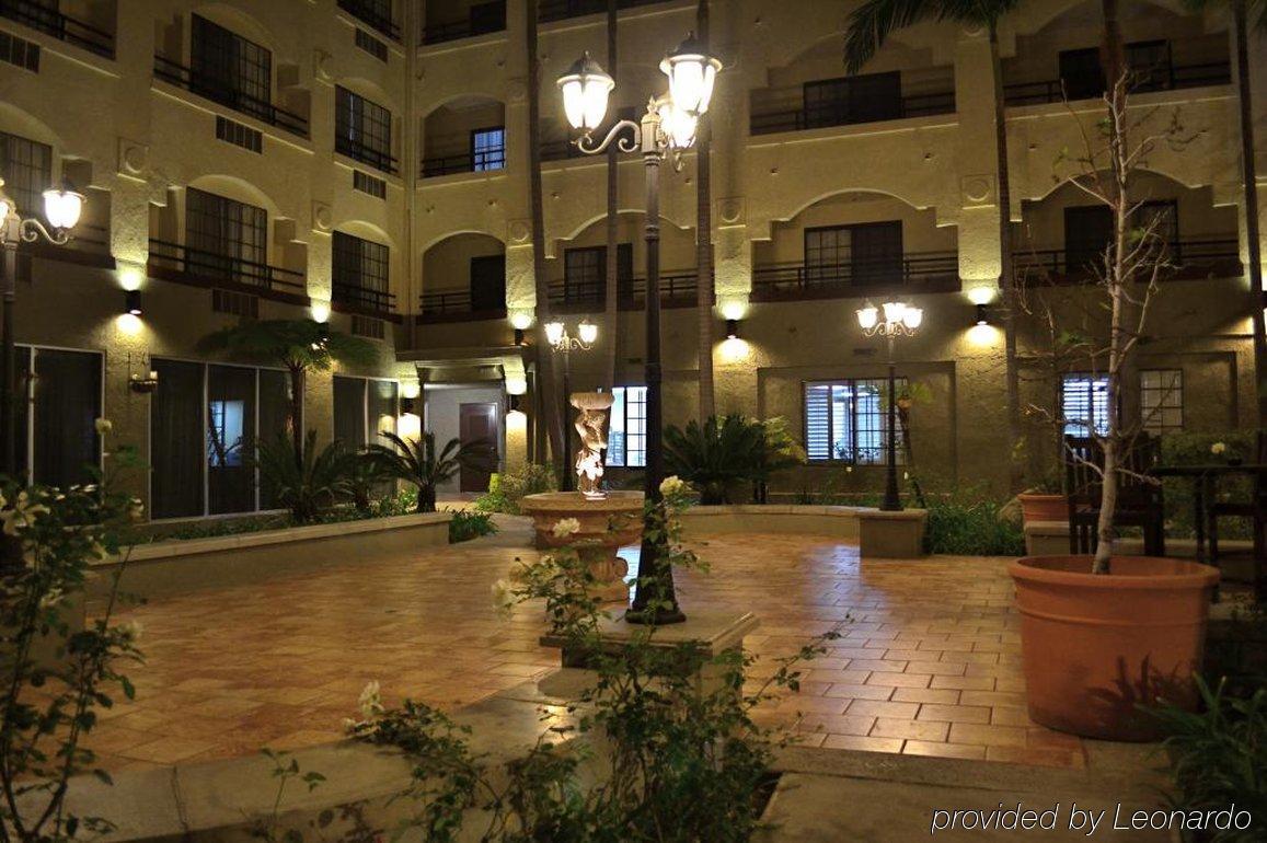 Doubletree By Hilton Chatsworth Los Angeles Exterior photo